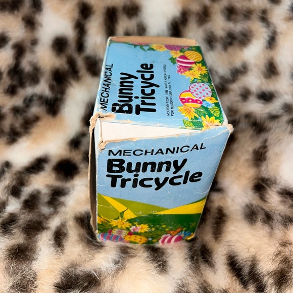 -Vintage 1986- Happy Easter Bunny on Tricycle with Bell and Windup Turn-Key - Picture 8 of 11